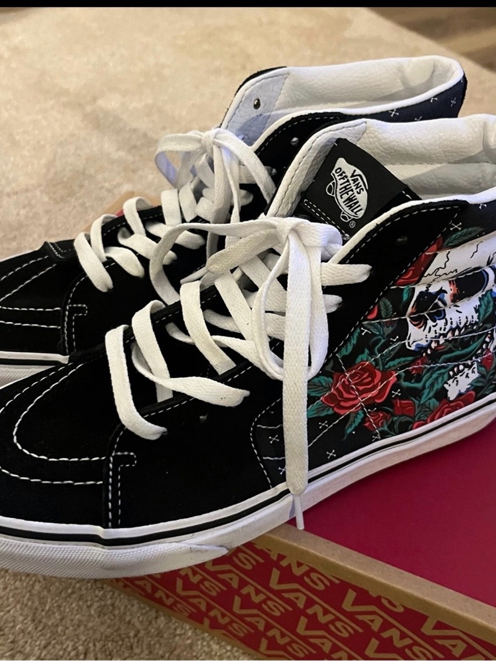 Vans Sk8-Hi Rose Skulls Black High Top Shoes Men’s 7.5 / Women’s 9 VN0007NP6BT